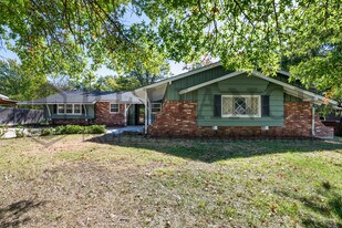 1126 Farmstead St in Wichita, KS - Building Photo