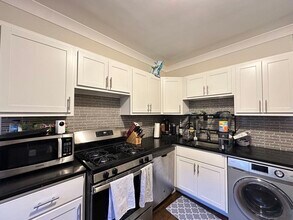 842 W Waveland Ave, Unit J09P in Chicago, IL - Foto de edificio - Building Photo