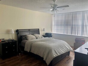 18071 Biscayne Blvd, Unit 703 in Aventura, FL - Building Photo - Building Photo