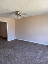 1917 S Woodland Dr photo'