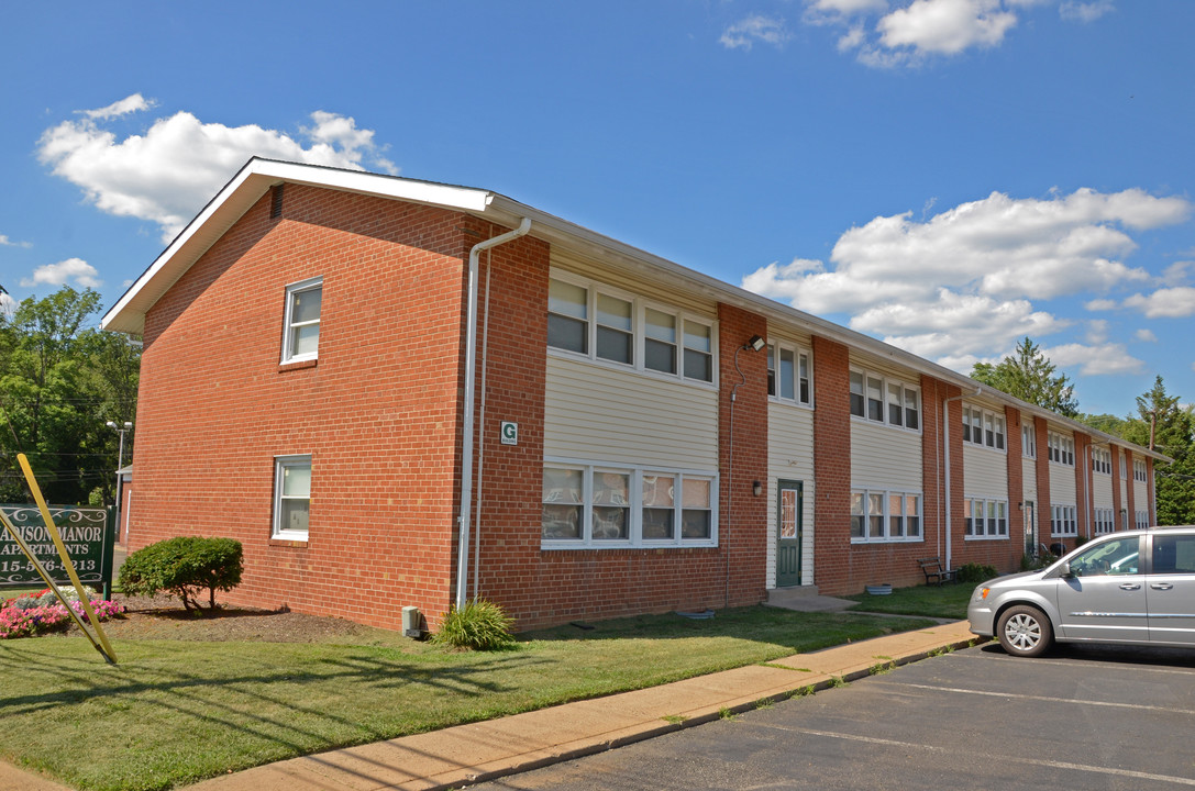 Madison Manor Apartments in Jenkintown, PA - Building Photo