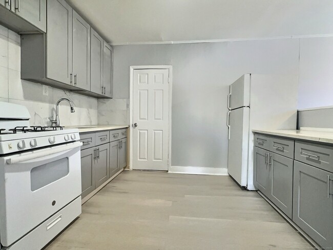 256 Lexington Ave in Bridgeport, CT - Building Photo - Building Photo