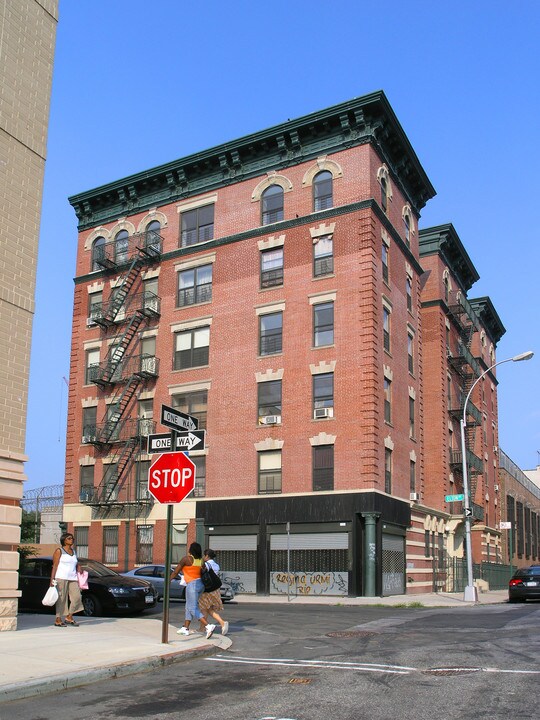 Melrose Apartments in Bronx, NY - Building Photo