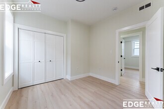 36 Brackett St, Unit 1 in Boston, MA - Building Photo - Building Photo