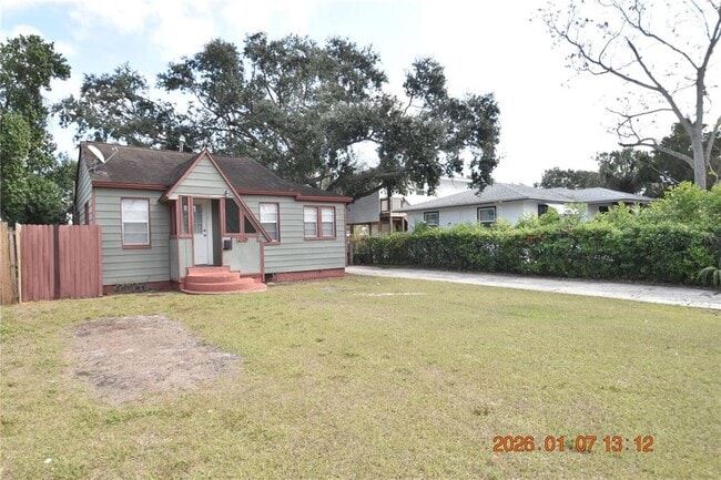 2500 Auburn St S in St. Petersburg, FL - Building Photo - Building Photo