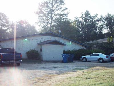 Kozy Manor in Mount Pleasant, TX - Building Photo