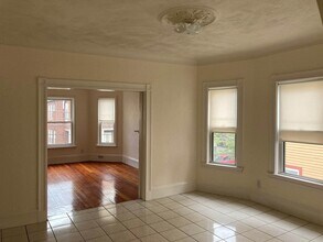 36 Windsor Rd in Somerville, MA - Foto de edificio - Building Photo