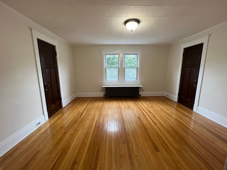61 Hirschfield Dr, Unit Upper in Williamsville, NY - Foto de edificio