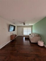 9605 Kittyhawk Ln in Dallas, TX - Building Photo