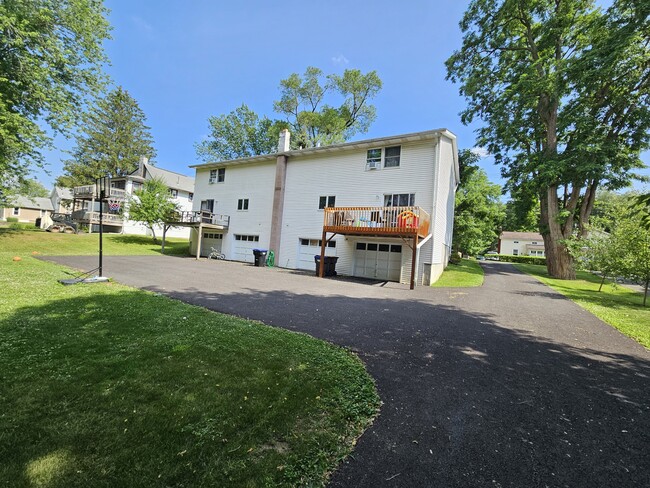 820 Front St in Vestal, NY - Building Photo - Building Photo