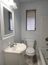 421 NW 10th Ave in Gainesville, FL - Building Photo - Building Photo