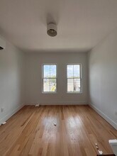 151 Williams Ave, Unit 2L in Jersey City, NJ - Foto de edificio - Building Photo