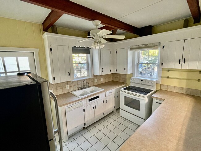 2115 Belvedere Ave in Fernandina Beach, FL - Building Photo - Building Photo