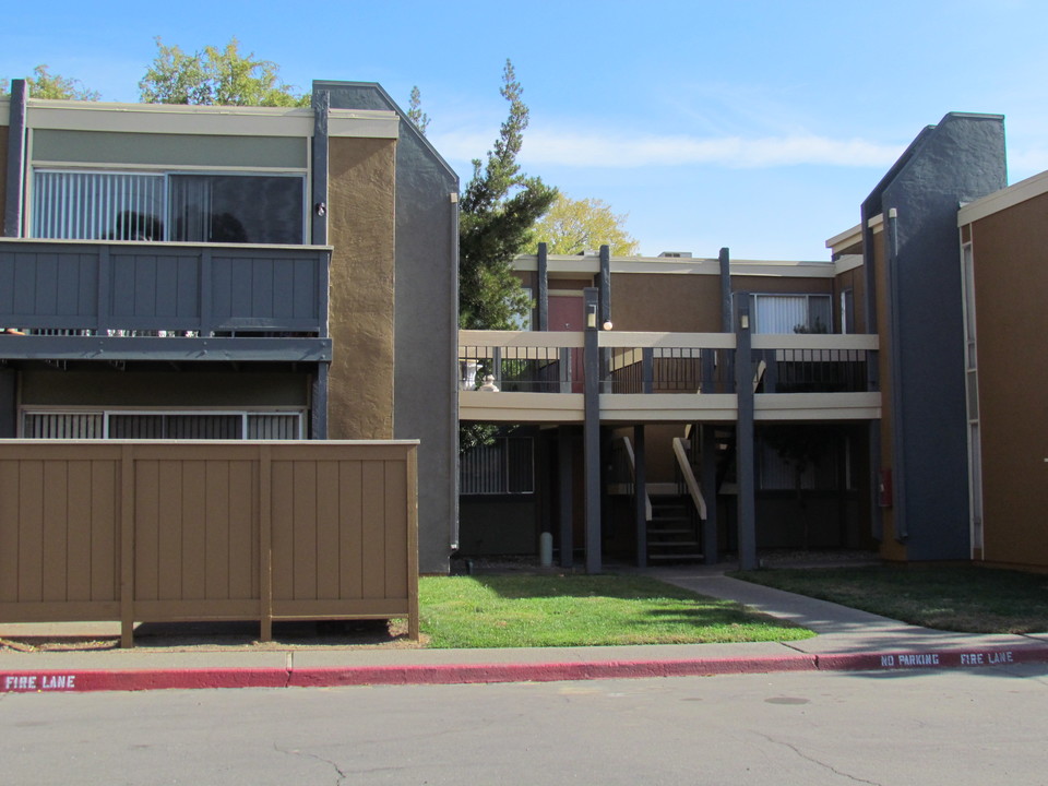 5440 Marconi Ave in Carmichael, CA - Building Photo