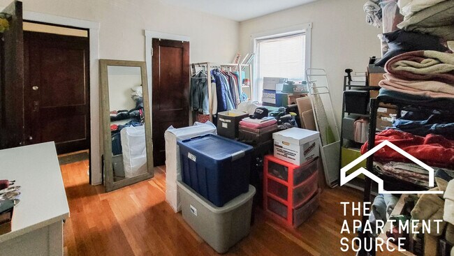 3923 N Keeler Ave, Unit 1 in Chicago, IL - Building Photo - Building Photo