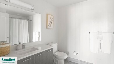 698 NE 1st Ave, Unit CMW-1903 in Miami, FL - Building Photo - Building Photo