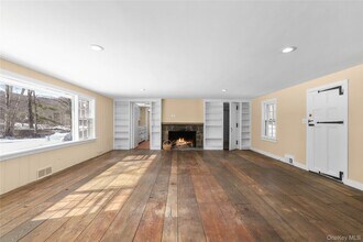 100 Upper Shad Rd in Pound Ridge, NY - Building Photo - Building Photo