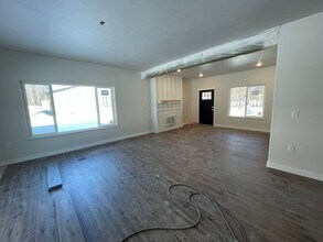 7442 N Paw St in Wasilla, AK - Building Photo - Building Photo