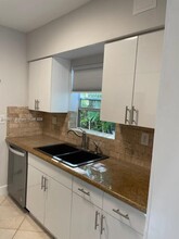 125 Edgewater Dr in Coral Gables, FL - Building Photo - Building Photo