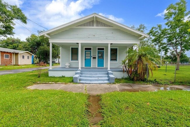2402 E 10th Ave in Tampa, FL - Foto de edificio - Building Photo