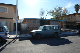 239 W Philadelphia Ave in Las Vegas, NV - Building Photo - Building Photo