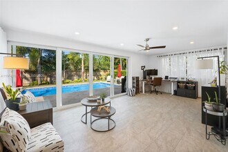 1639 NE 27th Dr in Wilton Manors, FL - Building Photo - Building Photo