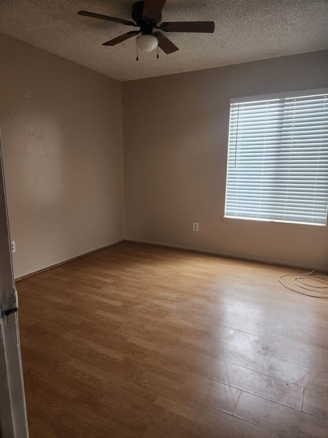 6839 John Dr in Riverside, CA - Building Photo - Building Photo