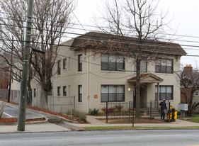 628 NE Boulevard Apartments