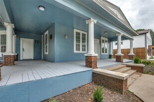 610 W 9th St in Dallas, TX - Building Photo