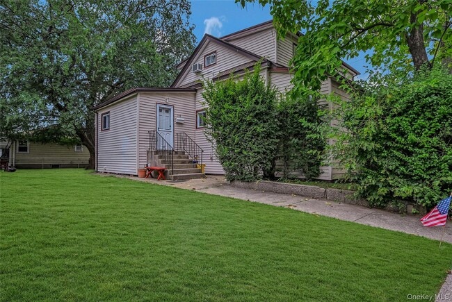 property at 148 S 4th St