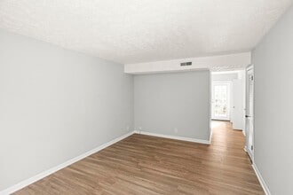 3307 Falls Creek Dr in Nashville, TN - Building Photo - Building Photo