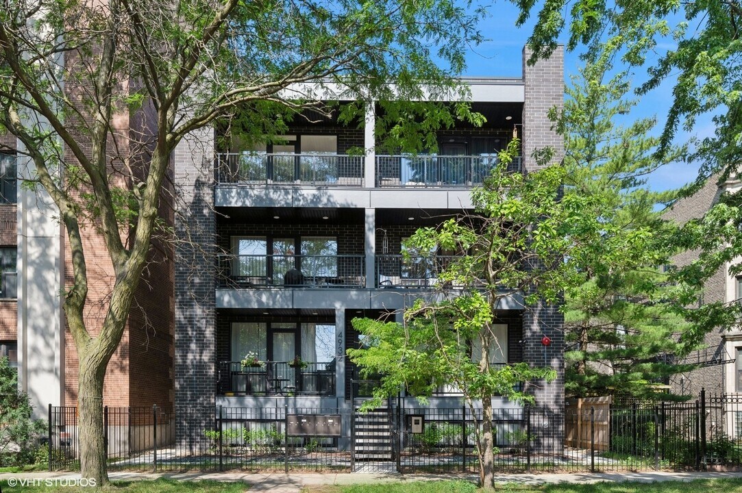 4932 N Kenmore Ave in Chicago, IL - Building Photo