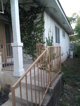 1227 Armadillo Rd in Austin, TX - Building Photo - Building Photo