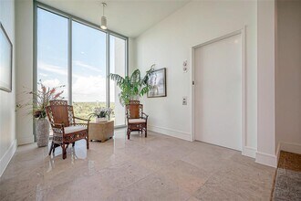 4821 E NASA Pkwy in Seabrook, TX - Foto de edificio - Building Photo