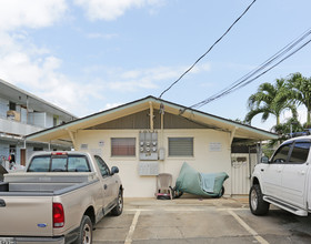 818 Bannister St in Honolulu, HI - Building Photo - Building Photo