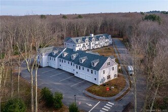 77 Lyme St in Old Lyme, CT - Building Photo - Building Photo
