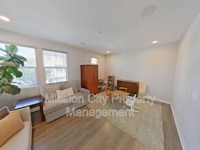 502 Asilomar Wy in Goleta, CA - Building Photo - Building Photo
