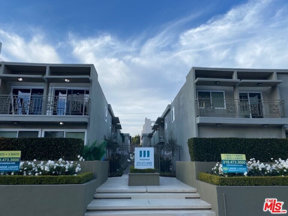11825 Goshen Ave in Los Angeles, CA - Building Photo