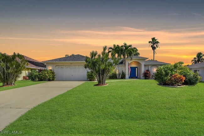 4307 Pelican Blvd in Cape Coral, FL - Foto de edificio - Building Photo