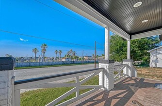 4009 Avenue L in Galveston, TX - Foto de edificio - Building Photo