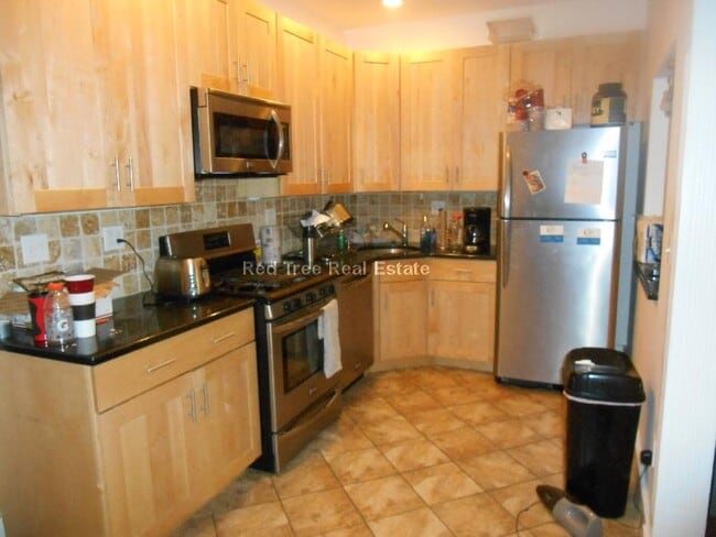 21 Saint Lukes Rd, Unit 1