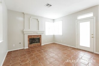 2213 Warm Walnut Dr in Las Vegas, NV - Building Photo - Building Photo