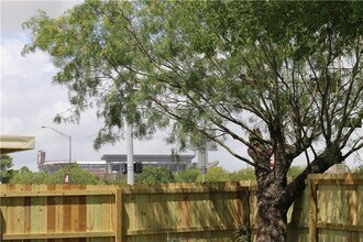 AUGUST PRE-LEASE!! 4 bed, 3 bath house on  in College Station, TX - Building Photo - Building Photo