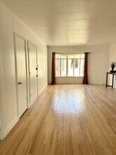 1001 S Sierra Bonita Ave in Los Angeles, CA - Foto de edificio - Building Photo