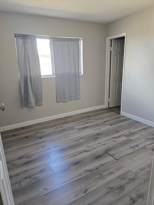 4129 Karen Ave in Las Vegas, NV - Building Photo
