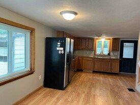 108 E Albany St in Oswego, NY - Building Photo