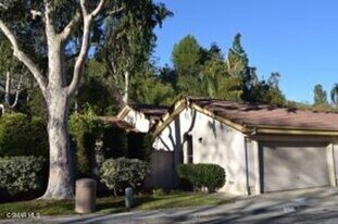 609 Via Novella in Oak Park, CA - Building Photo
