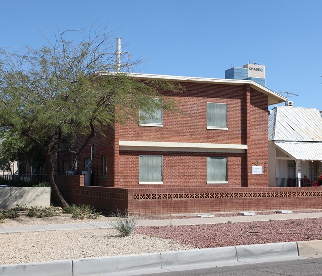 Olmstead Apartments in Phoenix, AZ - Building Photo - Building Photo