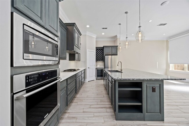 6723 Sussex Manor St in Houston, TX - Foto de edificio - Building Photo