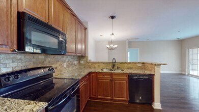 7231 Althorp Way in Nashville, TN - Foto de edificio - Building Photo